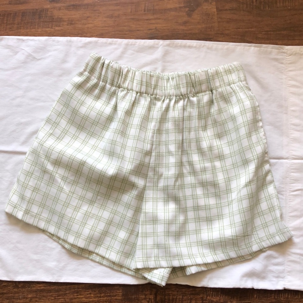 High waisted baggy shorts